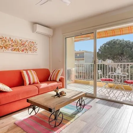 Neuf Bord De - Piscine - Tennis - Boulodrome Dans La Apartment *