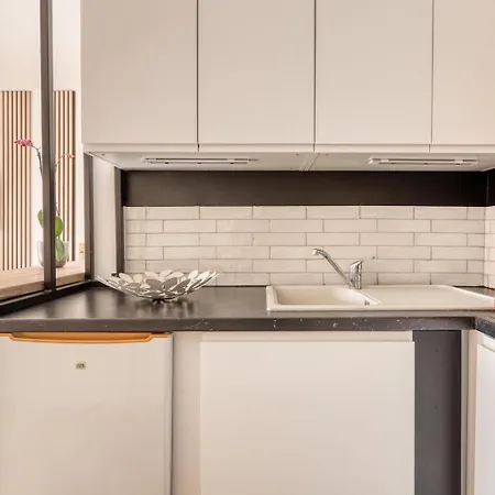 Apartamento Neuf Bord De - Piscine - Tennis - Boulodrome Dans La Le Lavandou