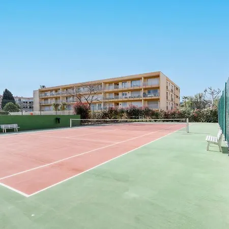 Neuf Bord De - Piscine - Tennis - Boulodrome Dans La Apartment *