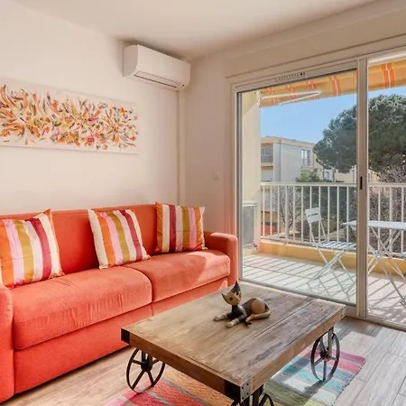 Apartment Neuf Bord De - Piscine - Tennis - Boulodrome Dans La Le Lavandou