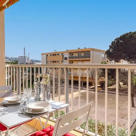 Neuf Bord De - Piscine - Tennis - Boulodrome Dans La * Le Lavandou