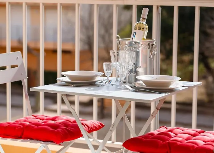 Neuf Bord De - Piscine - Tennis - Boulodrome Dans La Daire *