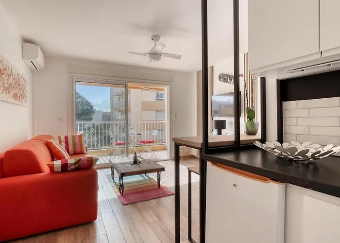 Neuf Bord De - Piscine - Tennis - Boulodrome Dans La Daire Le Lavandou