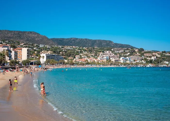 Neuf Bord De - Piscine - Tennis - Boulodrome Dans La Daire